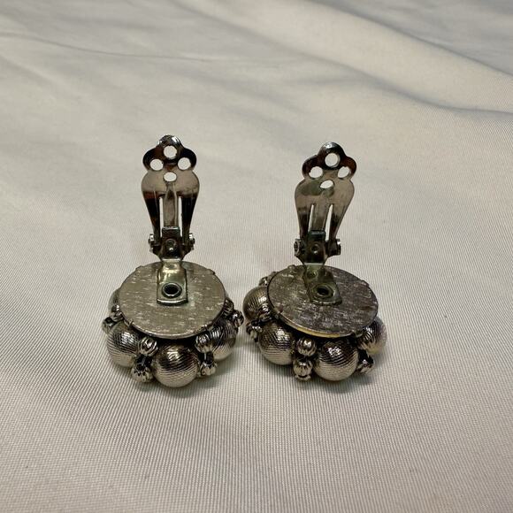 Vintage Silver Ball Cluster Clip Earrings Retro Textured Beads 60s Statement - Picture 4 of 5